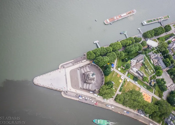 Rheingold Inklusive Einer Flasche Sekt *